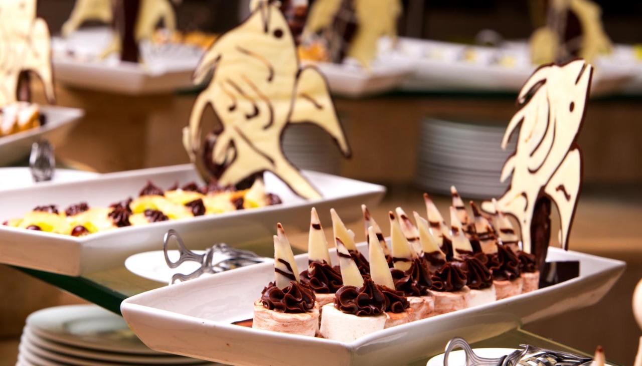 The Makadi Spa Hotel - Couples Only 18 Years Plus Хургада Екстер'єр фото Chocolate desserts